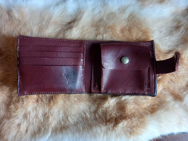Portefeuille en cuir croco marron et rouge
