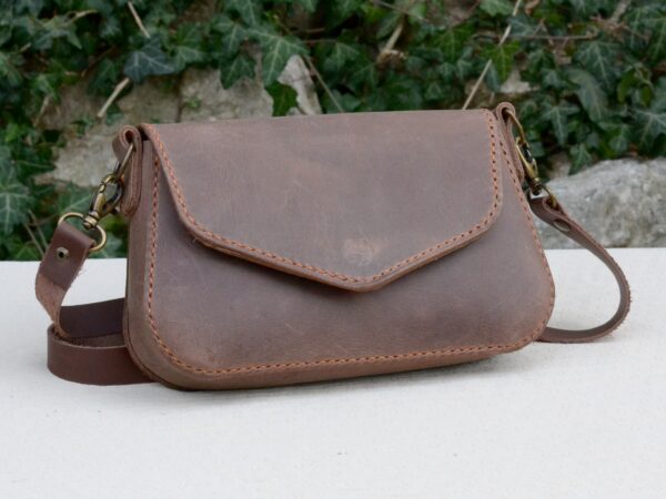 Sac à main en cuir marron vieilli