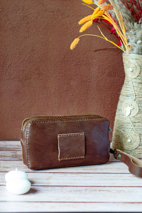 Trousse de voyage en cuir marron