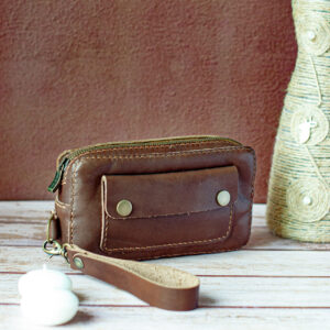 Trousse de voyage en cuir marron