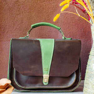 Sac cartable rétro en cuir vert et marron bandoulière réglable